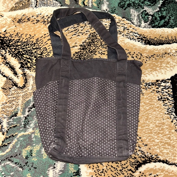 Go-To Tote - Picture 2 of 6